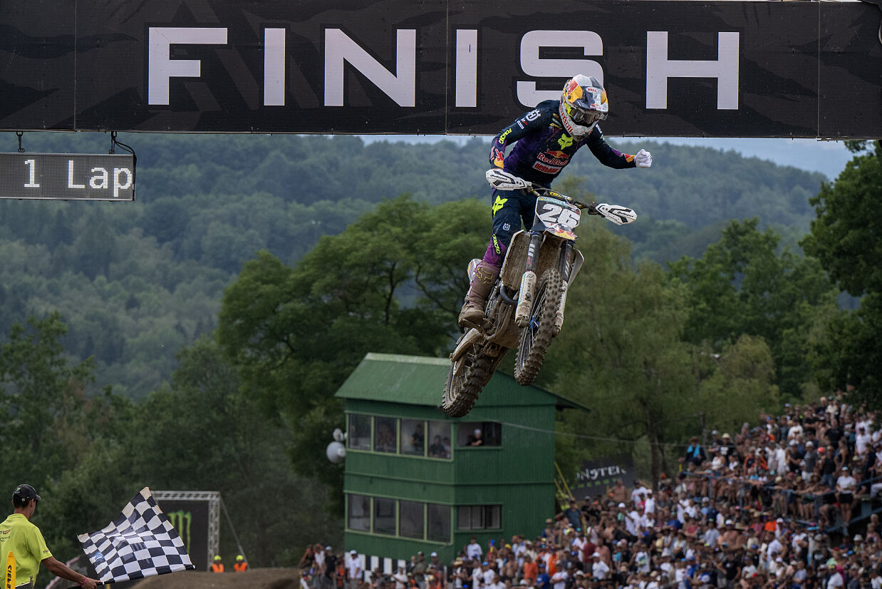 MXGP of Czech Republic – Everts Takes Maiden 2026 Race Win at Loket